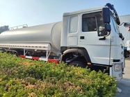 LHD 6×4 10wheels μεγάλη ιπποδύναμης 400HP HOWO πετρελαίου δεξαμενών κατανάλωση καυσίμων φορτηγών μικρή